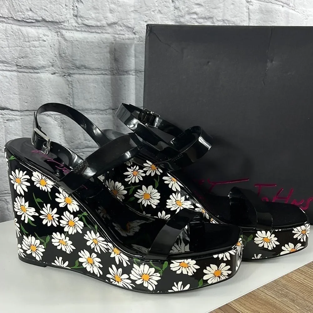 Betsey Johnson Black Patent Daisy Print Wedge Sandals - Picture 3 of 9